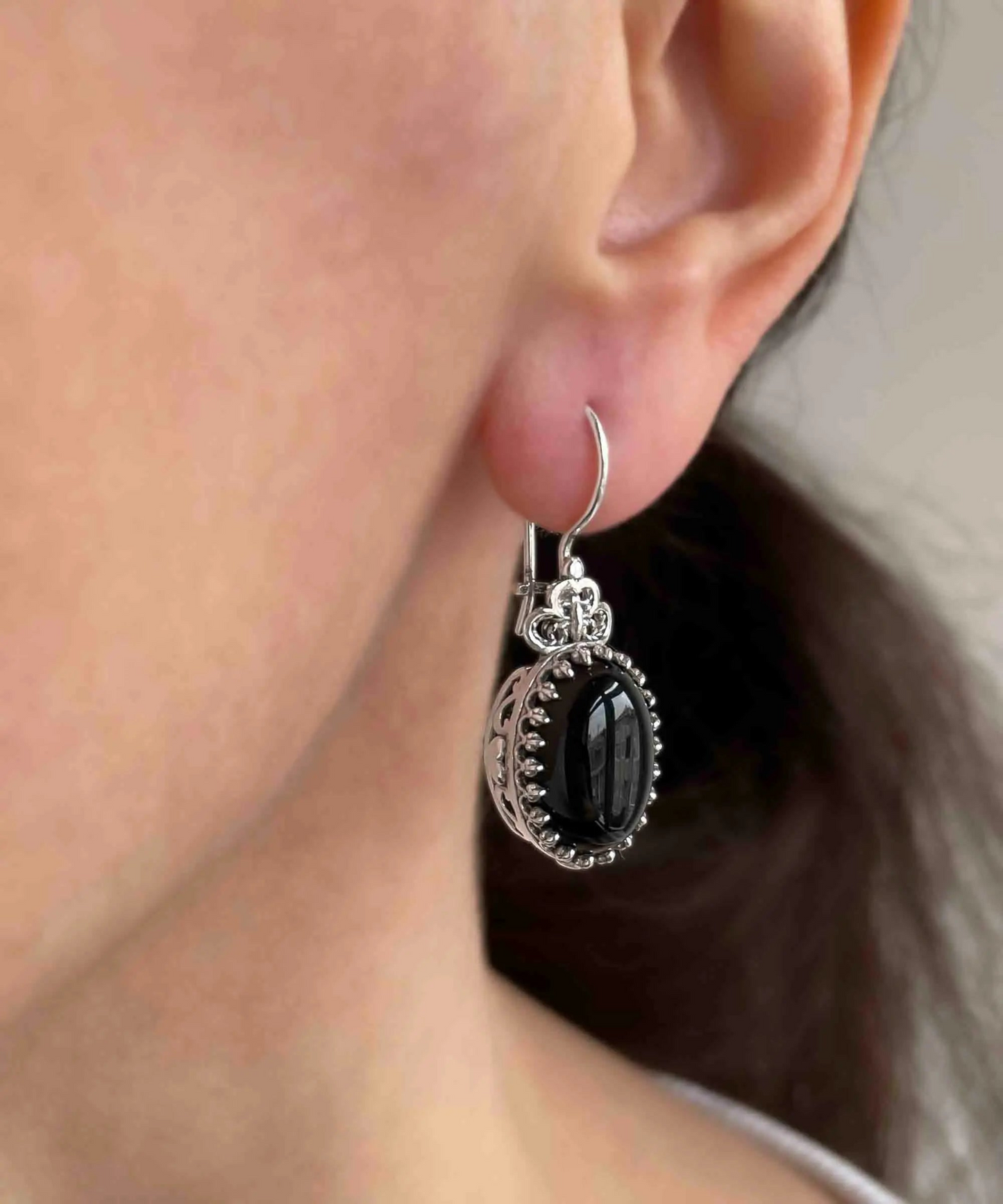 Filigree Art Black Onyx Gemstone Heart Detailed Women Silver Oval Drop Earrings